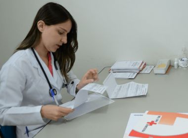 Médicas estão a caminho de serem maioria, mas ganham menos do que médicos